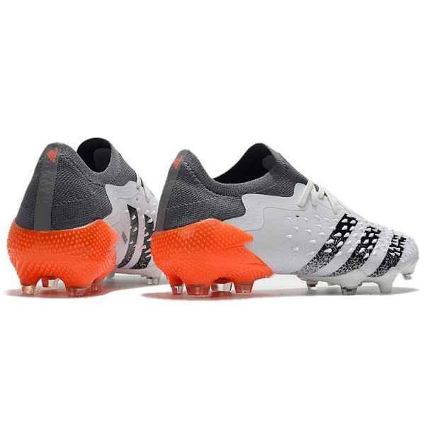 Chuteira Campo ADIDAS Predator Freak.1 Low FG White Spark