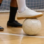 Chuteira de futsal para pivô: o que comparar