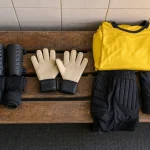 Kit para goleiro iniciante: como escolher o equipamento essencial