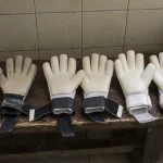 Melhores luvas de goleiro custo-benefício: como escolher